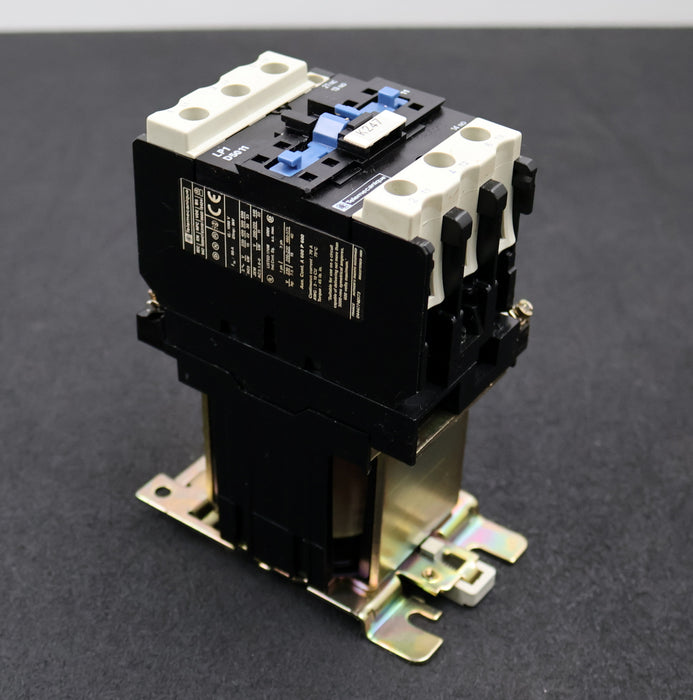 Bild des Artikels TELEMECANIQUE-Leistungsschütz-Typ:-LP1-D5011-1000V-80A-8kV-Spulenspannung-24VDC