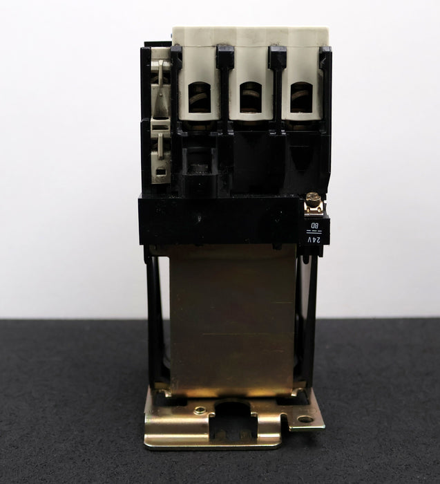 Bild des Artikels TELEMECANIQUE-Leistungsschütz-Typ:-LP1-D5011-1000V-80A-8kV-Spulenspannung-24VDC