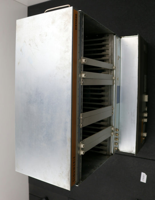Bild des Artikels SIEMENS-Rack-für-24-Steckkarten-6FC3191-QAA-Z-220VAC-990VA-E-Stand-E