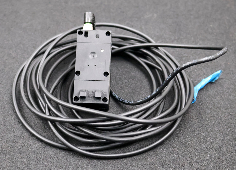 Bild des Artikels FESTO-Drucksensor-SDE1-D10-G2-MS-L-P1-M8-Mat.Nr.-688542-0-10bar-15-30VDC