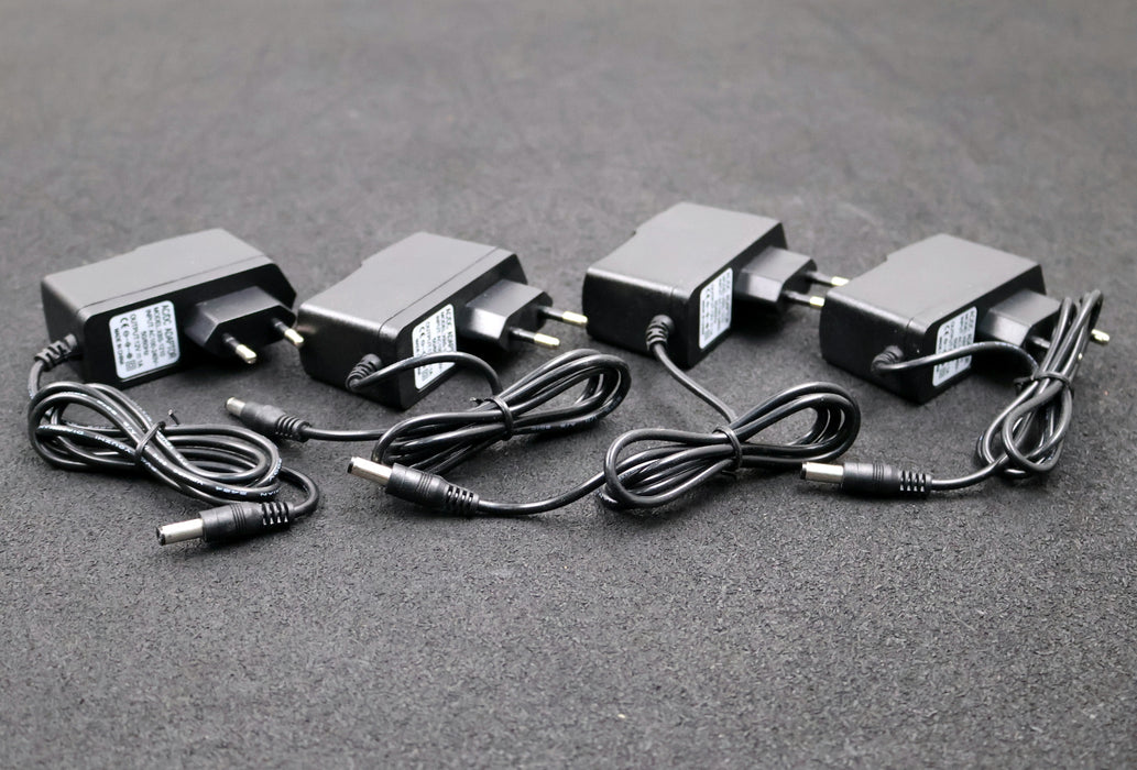 Bild des Artikels 4x-AC/DC-Netzteil-Adapter-XBS-1210-Input:-100-240VAC-1,2A-50-60Hz-Output-12VDC
