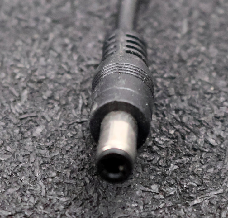 Bild des Artikels 4x-AC/DC-Netzteil-Adapter-XBS-1210-Input:-100-240VAC-1,2A-50-60Hz-Output-12VDC