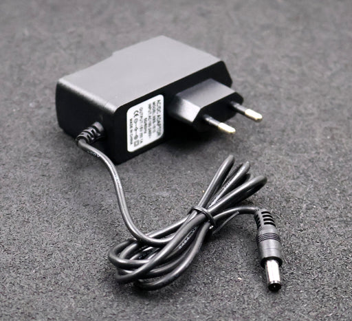 Bild des Artikels AC/DC-Netzteil-Adapter-XBS-1510-Input:-100-240VAC-50-60Hz-Output-15VDC-1A
