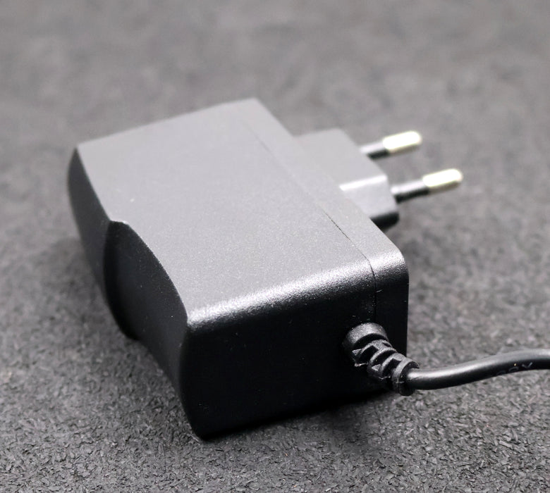 Bild des Artikels AC/DC-Netzteil-Adapter-XBS-1510-Input:-100-240VAC-50-60Hz-Output-15VDC-1A