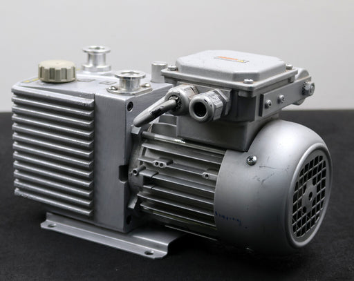 Bild des Artikels VARIAN-Zweistufige-Drehschieberpumpe-Model-9499309-DS-42-RVP-220v