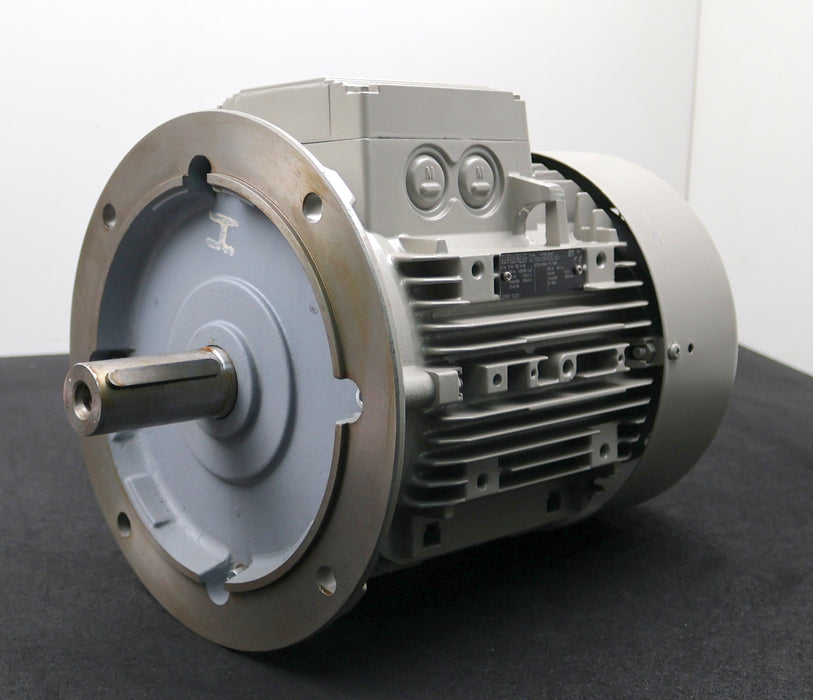 Bild des Artikels SIEMENS-Motor-1LA7130-2AA61-5,5kW-50Hz-400/690V-10,5/6,1A-2925/min-6,3kW-60Hz
