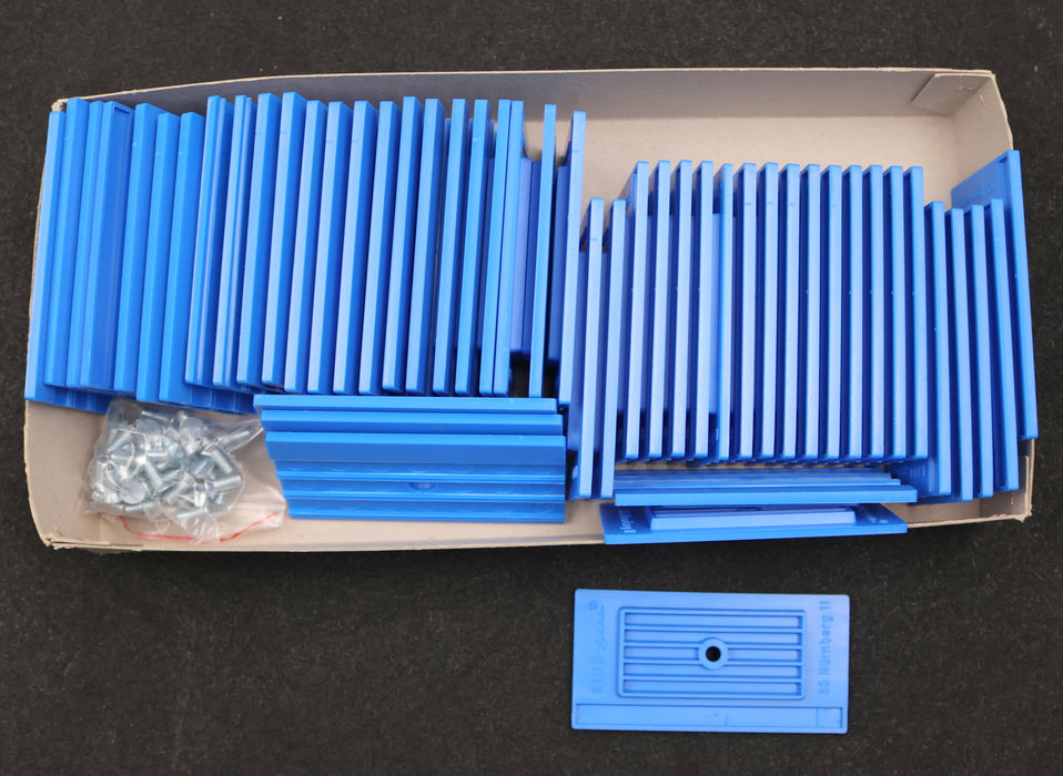 Bild des Artikels SCHILDER-KLUG-Rohrkennzeichnung-50x-Schilder+Klarsichtabdeckung+Halter+Band