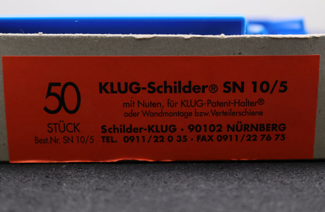 Bild des Artikels SCHILDER-KLUG-Rohrkennzeichnung-50x-Schilder+Klarsichtabdeckung+Halter+Band