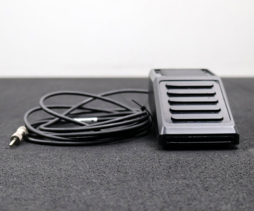 Bild des Artikels OMRON-Fussschalter-GFS-OEE-I-6A-250V-50Hz-mit-1-Pin-Stecker-male-gebraucht