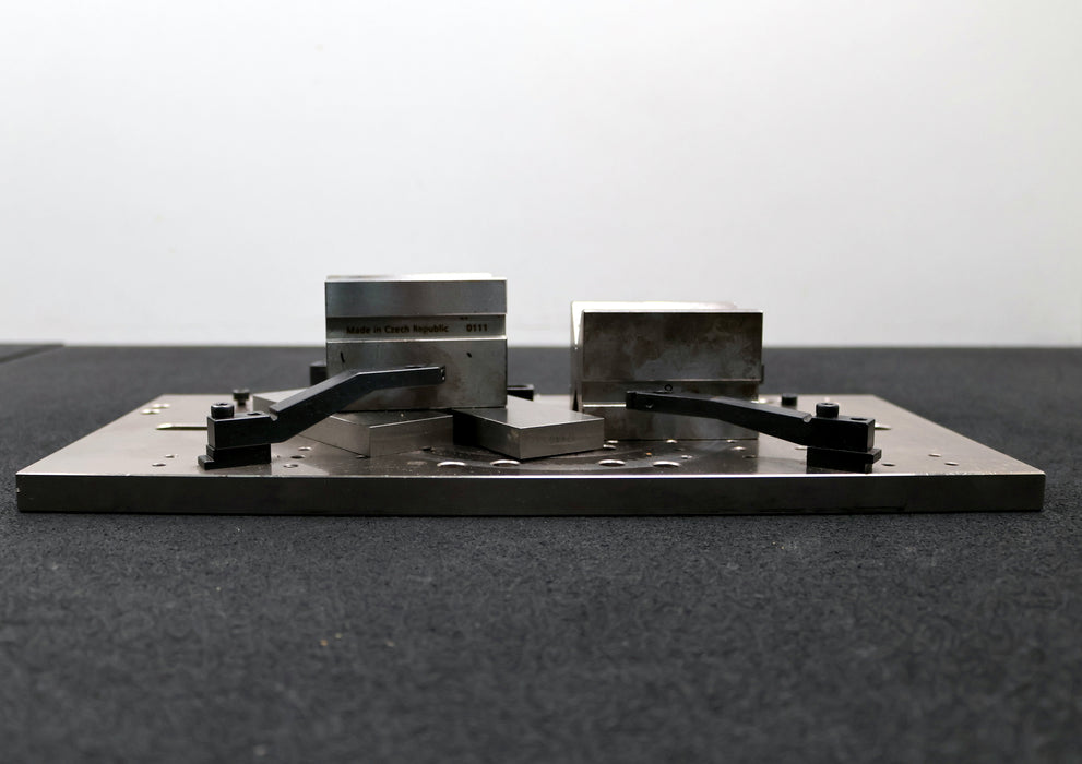 Bild des Artikels Prismenauflage-mit-2x-90°-Prismenauflagen-Länge-75mm-mit-4-Spannpratzen