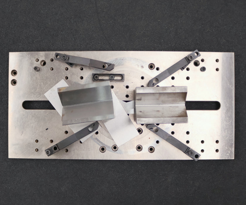 Bild des Artikels Prismenauflage-mit-2x-90°-Prismenauflagen-Länge-75mm-mit-4-Spannpratzen