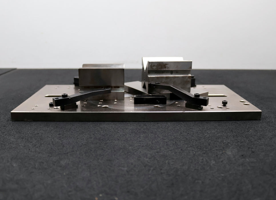 Bild des Artikels Prismenauflage-mit-2x-90°-Prismenauflagen-Länge-75mm-mit-4-Spannpratzen