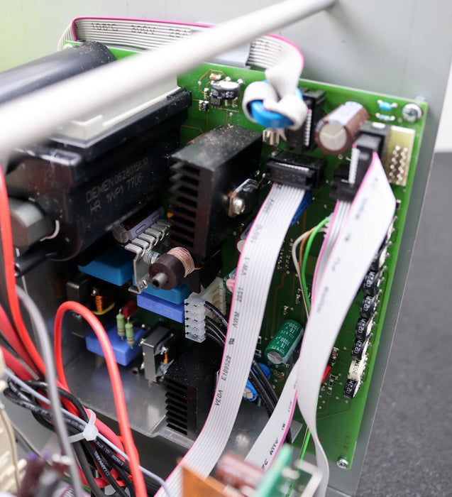 Bild des Artikels BOSCH-/-NATIONAL-ELECTRONICS-Röhren-Monitor-für-CC200-GMC-14015U-750B-Rev.-1.0