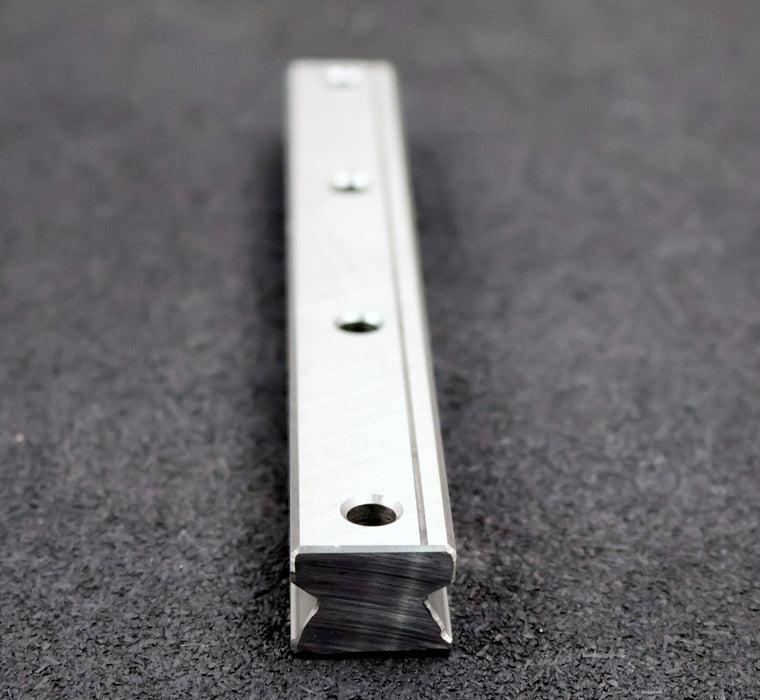 Bild des Artikels THK-Lineare-Führungsschiene-SR25-200L-Länge-200mm-unbenutzt