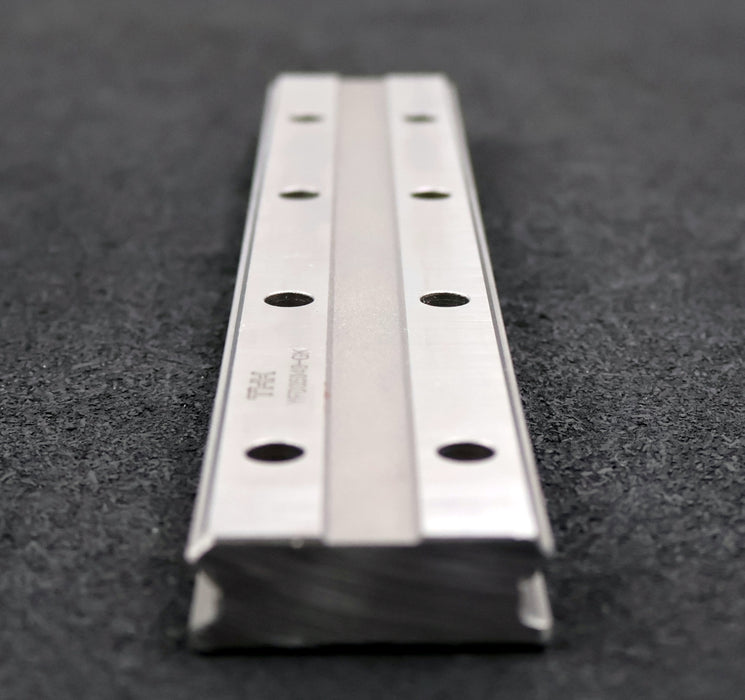 Bild des Artikels THK-Lineare-Führungsschiene-HRW27-245L-Länge-245mm-unbenutzt