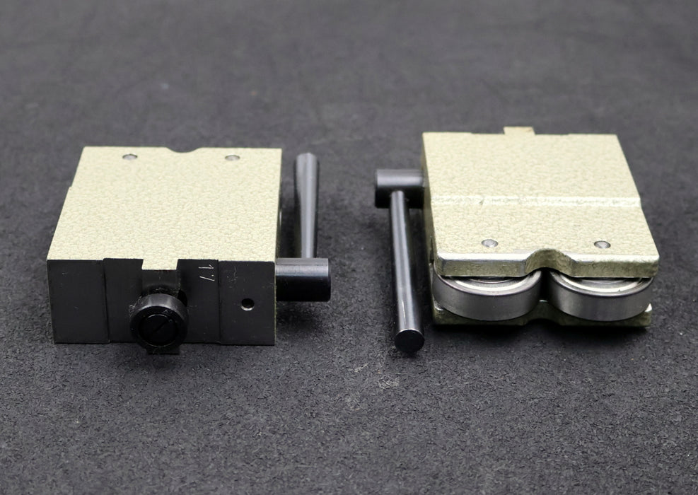 Bild des Artikels 2x-Rollenböcke-für-Rundlaufprüfgeräte-Rollenhöhe-106mm-für-Nutbreite-12mm
