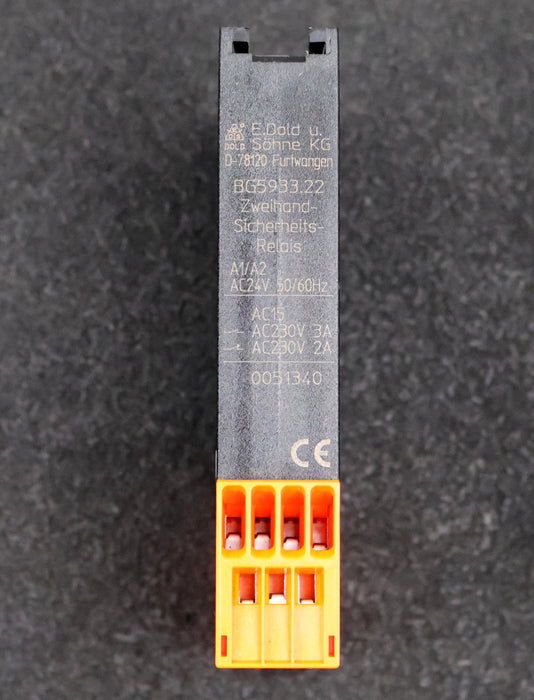 Bild des Artikels DOLD-2-Hand-Sicherheitsrelais-BG5933.22-Ansprechzeit-typ.-40ms-gebraucht
