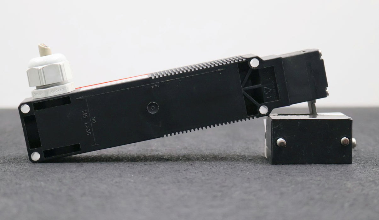 Bild des Artikels EUCHNER-Sicherheitsschalter-TP3-2131A024M-mit-Schloss-gebraucht