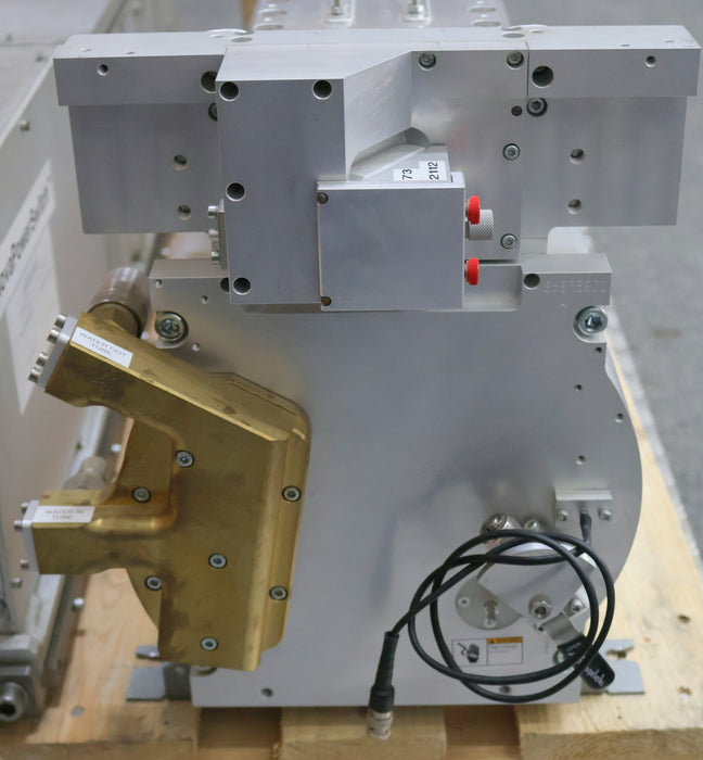 Bild des Artikels LAMBDA-PHYSIK-Laserröhre-Montiert-NOVA-TUBE-Art.Nr.-26433910-mit-Sensor-FN