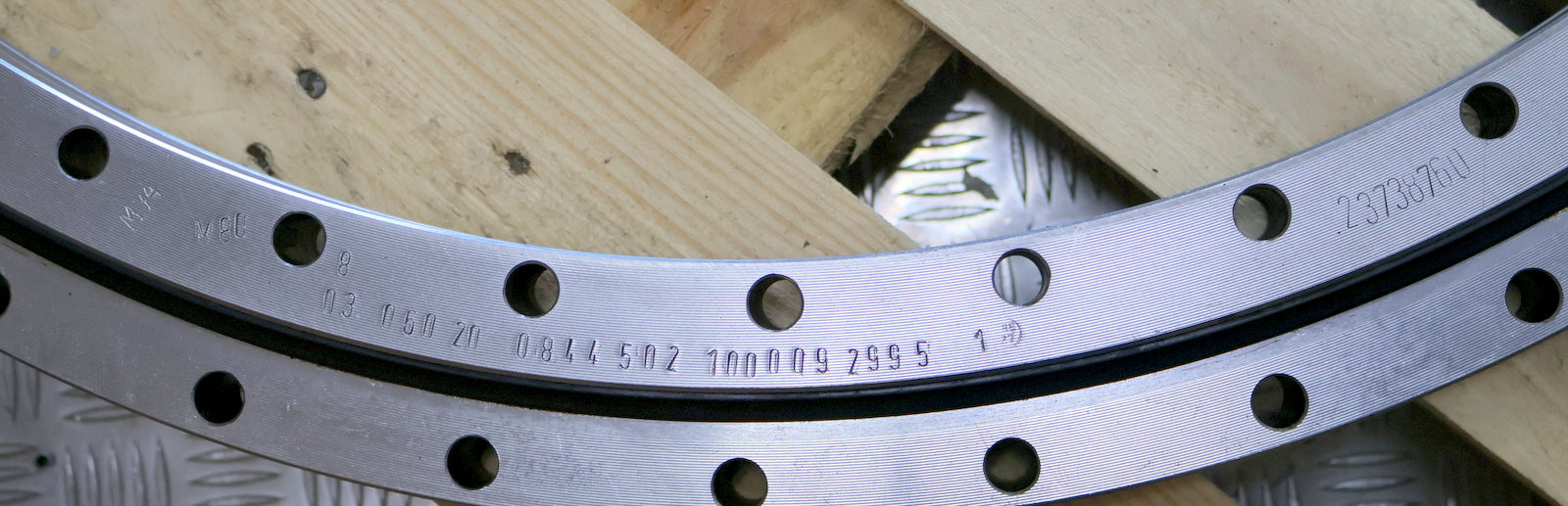 Bild des Artikels GROB-Kugeldrehverbindung-Art.Nr.-1000092995-ID-226245-Ø-910-x-770-x-60mm