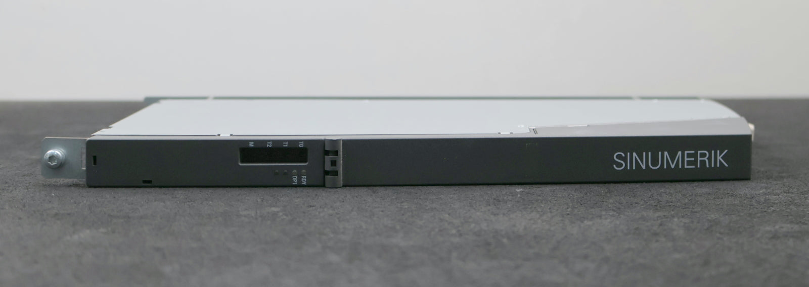 Bild des Artikels SIEMENS-Numerical-Extension-NX15-6SL3040-0NB00-0AA0-Achserweiterung-6-Achsen