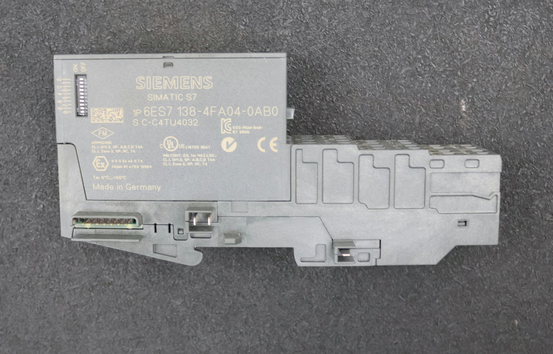 Bild des Artikels SIEMENS-SIMATIC-S7-PROFIsafe-Modul-6ES7138-4FA04-0AB0-4/8-F-DI-DC24V-mit-Sockel