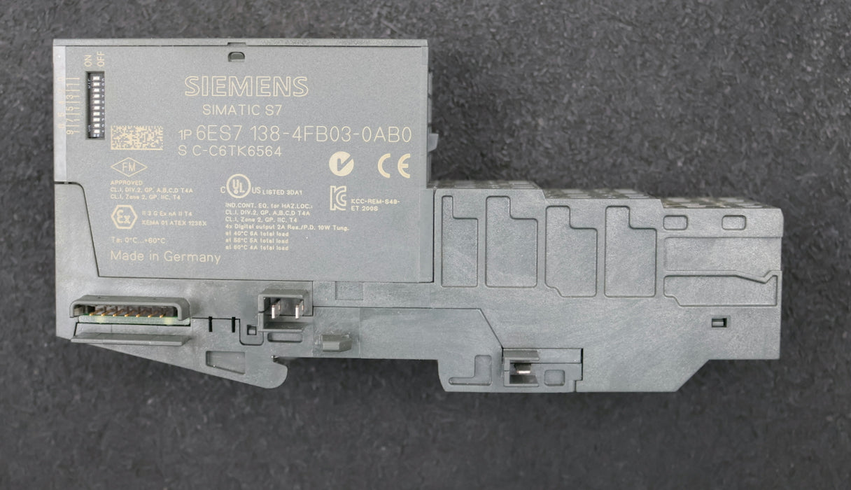 Bild des Artikels SIEMENS-SIMATIC-S7-PROFIsafe-Modul-6ES7138-4FB03-0AB0-4/8-F-DO-DC24V-mit-Sockel