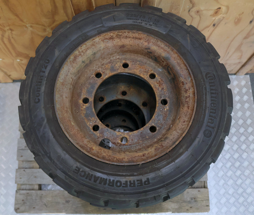 Bild des Artikels CONTINENTAL-Luft-Reifen-PERFORMANCE--INDUSTRIE-RADIAL-225/75-R15-T20-149-A5-16-P