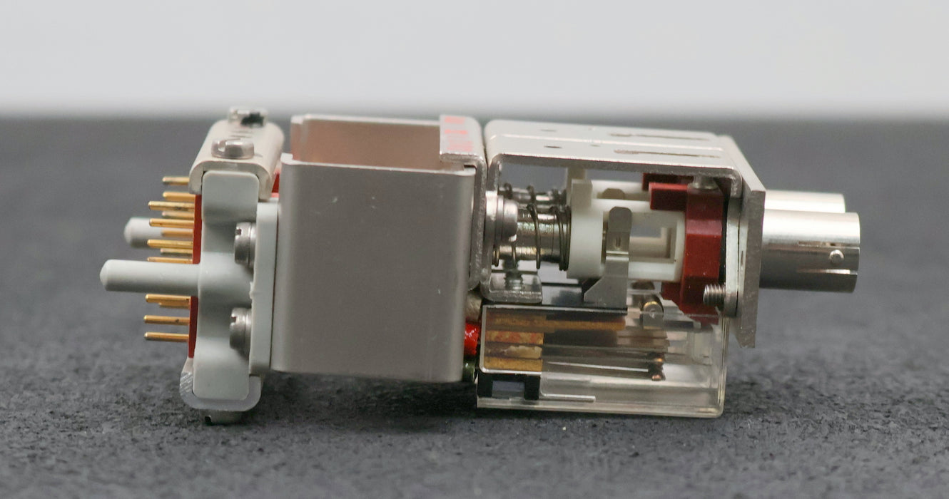 Bild des Artikels WIDMAIER-Druckschalter-Beschriftet-mit-3021-1.-281-Z-Vers.Nr.-5930-12-159-3918