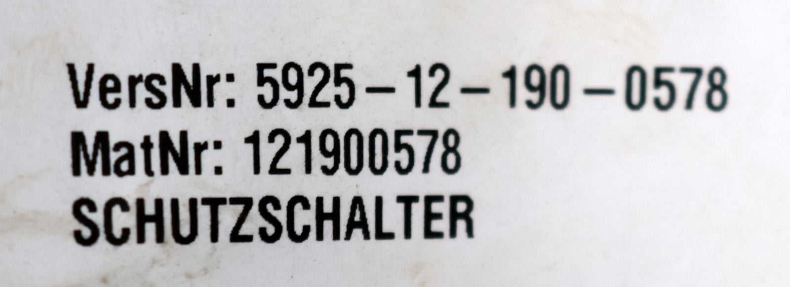 Bild des Artikels HEINEMANN-Schutzschalter-RE-CIRK-IT-001-10826-Pole-1-3-3A-250VAC-400Hz