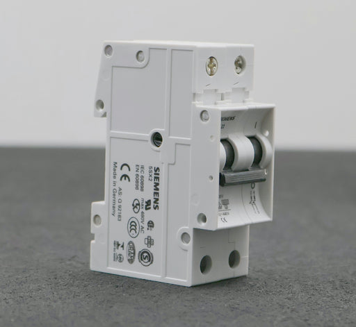 Bild des Artikels SIEMENS-2-poliger-Leistungsschutzschalter-5SX2204-7-400VAC-C4-unbenutzt-in-OVP