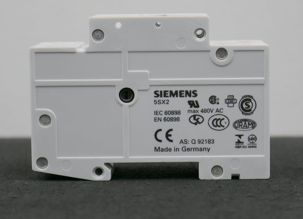 Bild des Artikels SIEMENS-2-poliger-Leistungsschutzschalter-5SX2204-7-400VAC-C4-unbenutzt-in-OVP