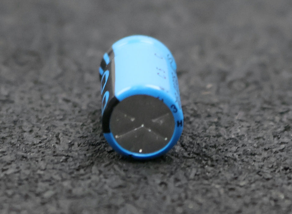 Bild des Artikels SIEMENS-50x-ELKO-C5-037CS-220µ-M-63V-axial-bedrahtet-beide-in-1-Richtung