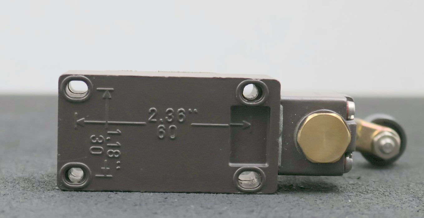 Bild des Artikels SCHMERSAL-Positionsschalter-mit-Rollenstößel-MVH330-11y-40x76x40mm-(Grundgerät)