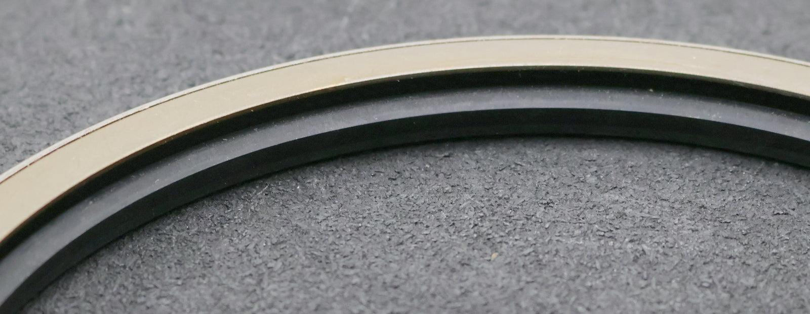 Bild des Artikels B+S-Wellendichtring-180x210x15-unbenutzt