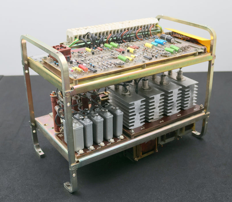 Bild des Artikels VEM-NUMERIK-Umrichter-10-EGGh-180/20-TGL-Eingang-220VAC-50Hz-25A-Platine-IRK-241