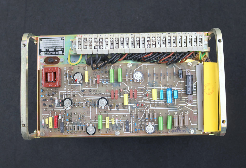 Bild des Artikels VEM-NUMERIK-Umrichter-10-EGGh-180/20-TGL-Eingang-220VAC-50Hz-25A-Platine-IRK-241