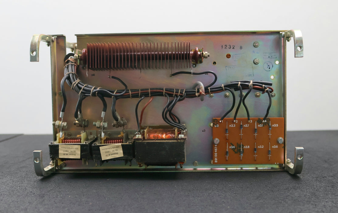 Bild des Artikels VEM-NUMERIK-Umrichter-10-EGGh-180/20-TGL-Eingang-220VAC-50Hz-25A-Platine-IRK-241