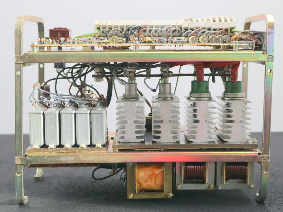 Bild des Artikels VEM-NUMERIK-Umrichter-ET1AB14-EGGh-310/30-Eingang-380VAC-50Hz-37A-Platine-IRK241