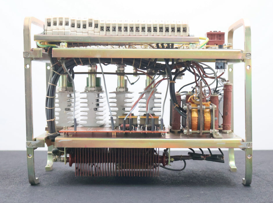 Bild des Artikels VEM-NUMERIK-Umrichter-ET1AB14-EGGh-310/30-Eingang-380VAC-50Hz-37A-Platine-IRK241