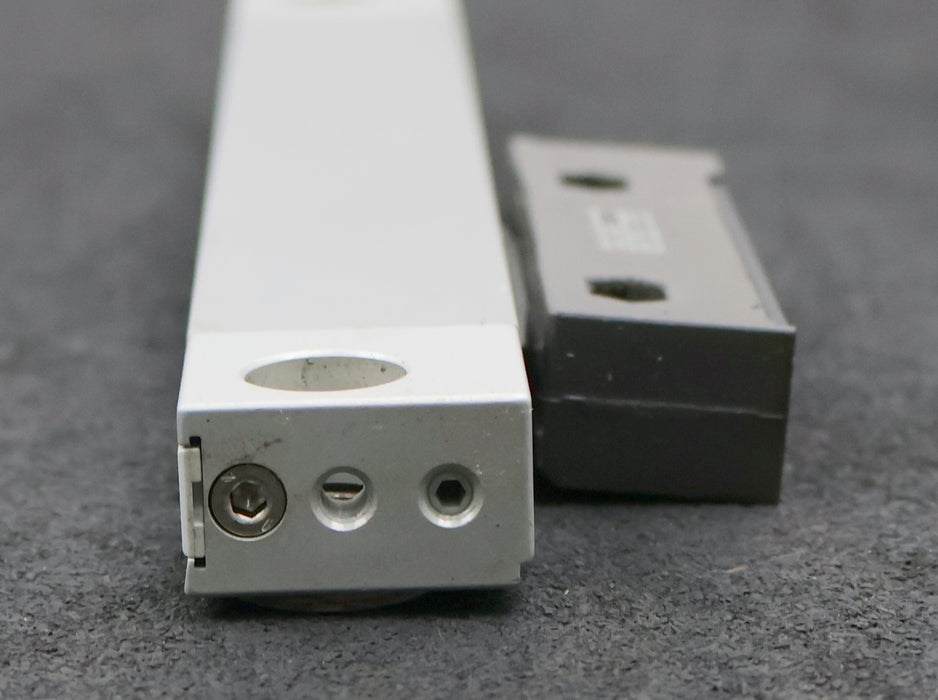 Bild des Artikels HEIDENHAIN-Linear-Messgeber-LS476-Messlänge-120mm-ID-329986-02-mit-Lesekopf