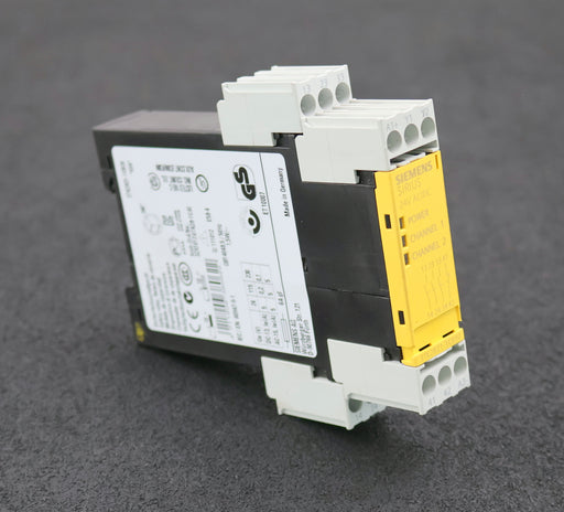 Bild des Artikels SIEMENS-SIRIUS-Sicherheitsschaltgerät-3TK2821-1CB30-24VAC/DC-gebraucht