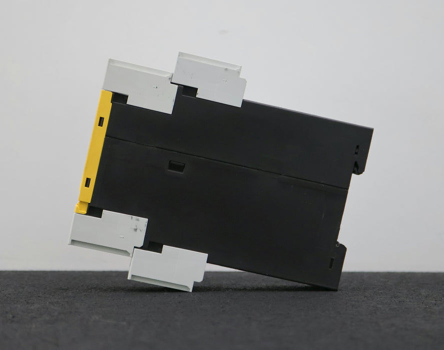 Bild des Artikels SIEMENS-SIRIUS-Sicherheitsschaltgerät-3TK2821-1CB30-24VAC/DC-gebraucht