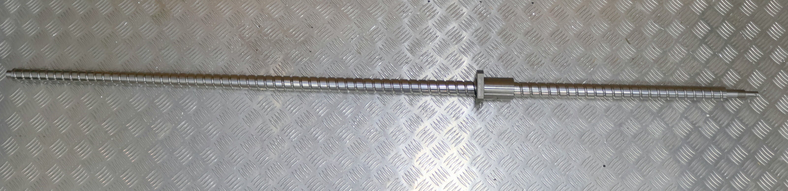 Bild des Artikels HIWIN-Kugelrollspindel-mit-einer-Mutter-geschliffen-R32-20T2-DEB-1623-1716-0.023