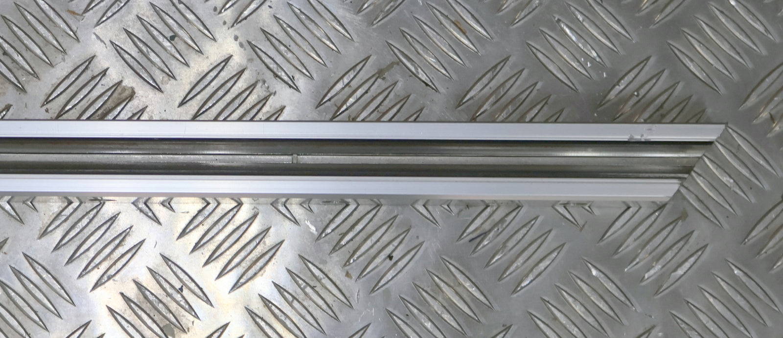 Bild des Artikels FRANKE-Führungsschiene-Kreuzrollenführung-Einzelschiene-FEC13-02395-ZS-EU-AO