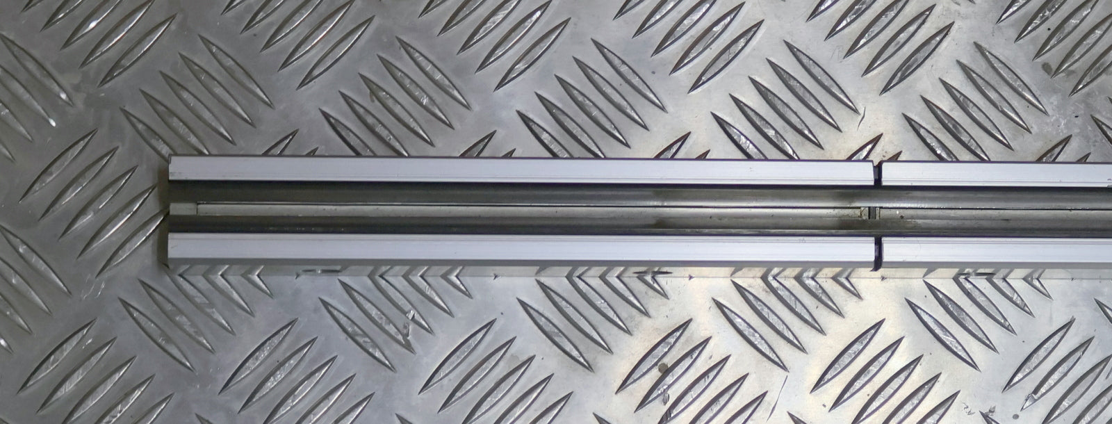 Bild des Artikels FRANKE-Führungsschiene-Kreuzrollenführung-Einzelschiene-FEC13-02395-ZS-EU-AO