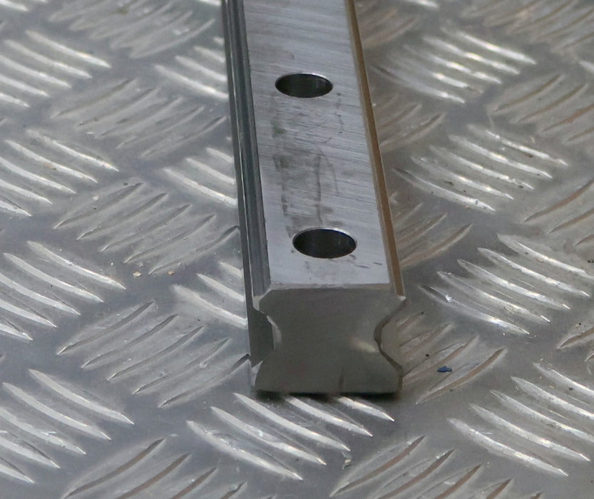 Bild des Artikels THK-Linearführung-mit-2-Führungswagen-HSR35LR2SS+1400LII-unbenutzt