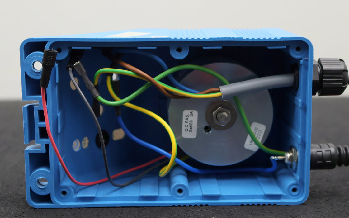 Bild des Artikels EMEC-Dosierpumpe-Model-PUMP-FCL-121,5-FP-230VAC-1,50l/h-0,40gph-0,07A-230VAC