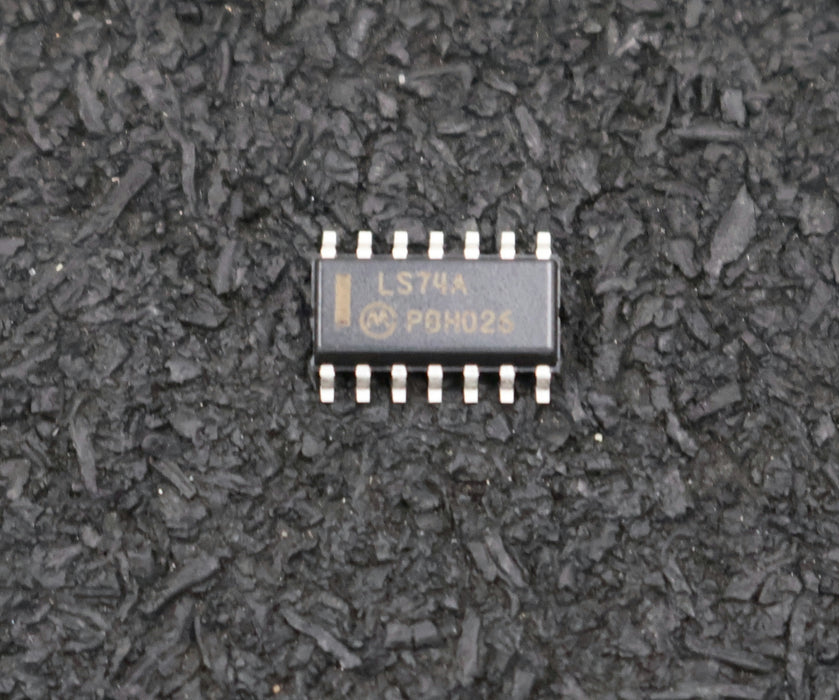 Bild des Artikels MOTOROLA-47x-Dual-D-type-positive-edge-triggered-flip-flop-LS74A-unbenutzt