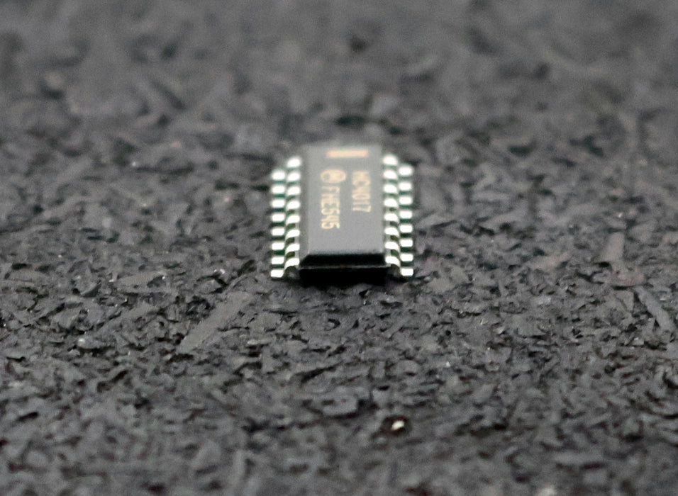 Bild des Artikels MOTOROLA-36x-Dekadischer-Aufwärts-,-Abwärts-Zähler,-Teiler-HC4017-unbenutzt